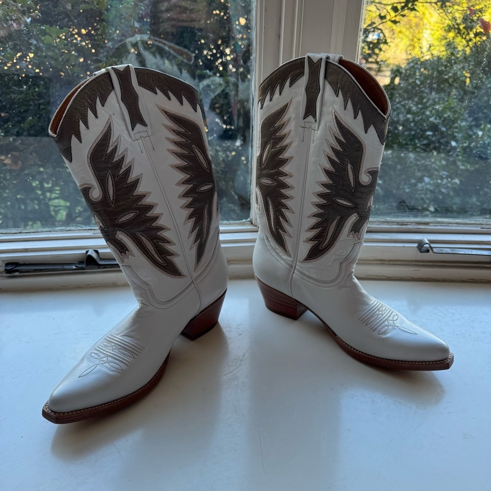 FRYE White, Pink, and Gold Cowgirl Boots NEW - Picture 3 of 5